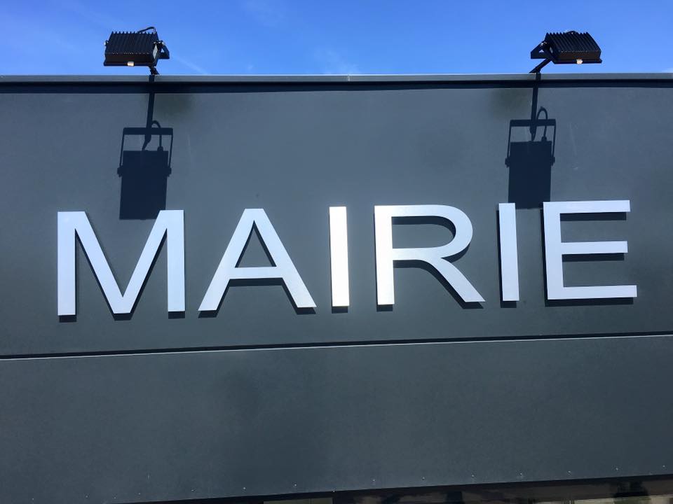 Enseigne lettres Dibon Alu brossé argent — visuel 2